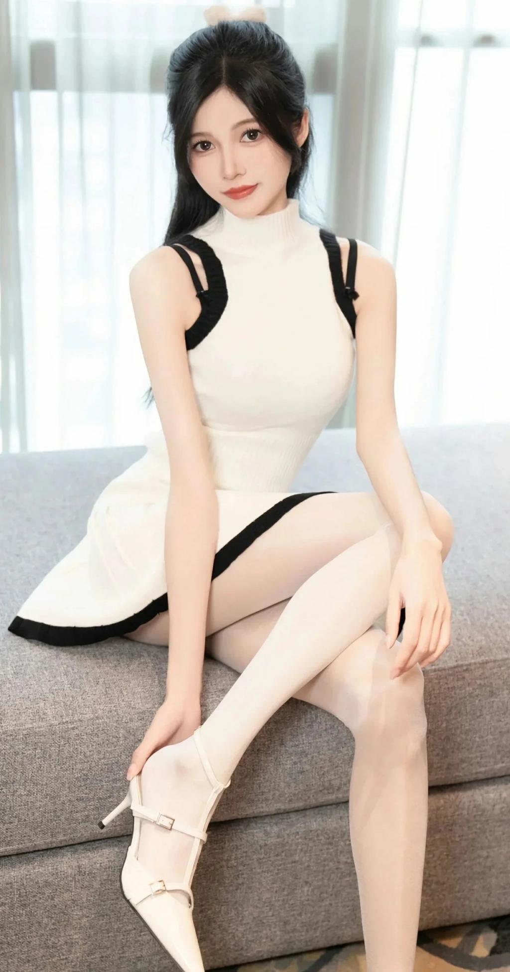 曼妙身材，前凸后翘