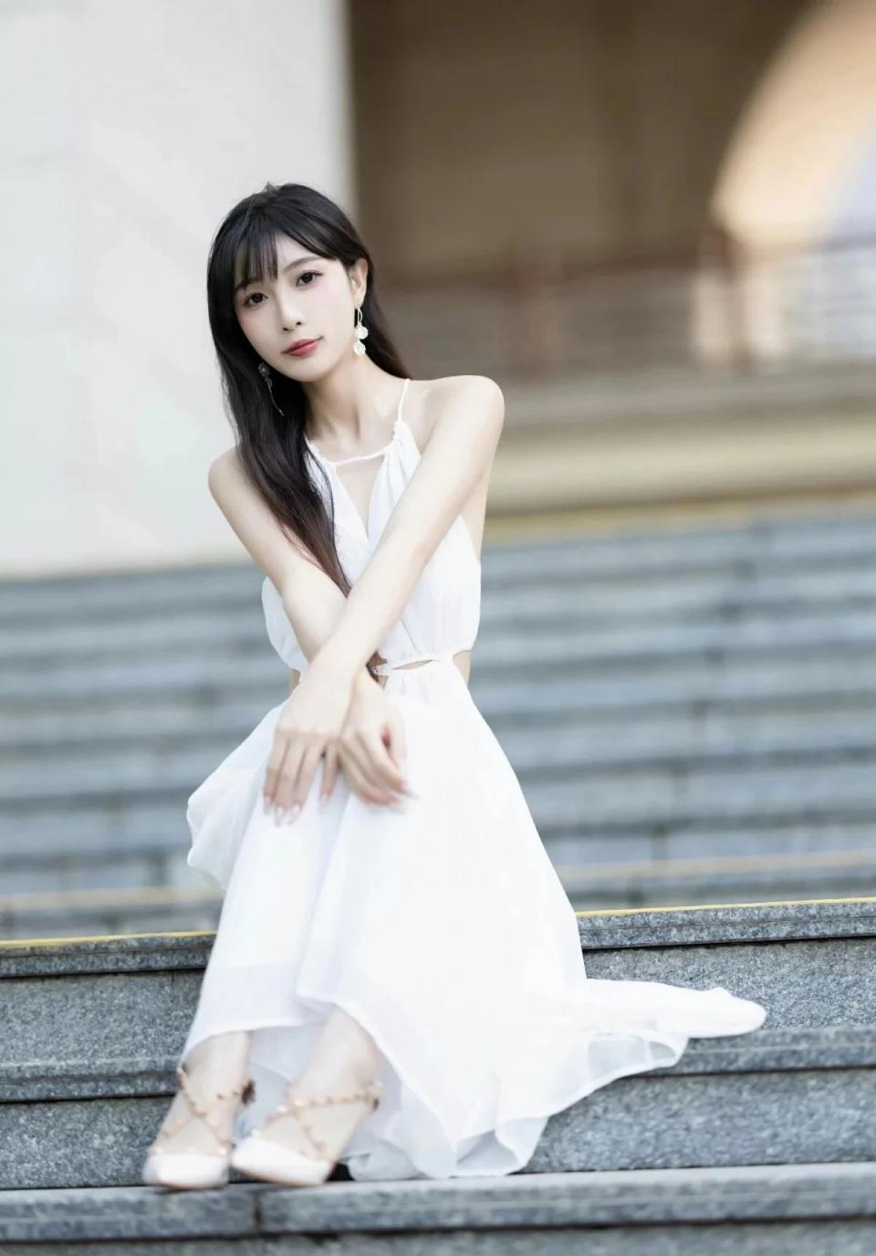 蜂腰翘臀大长腿