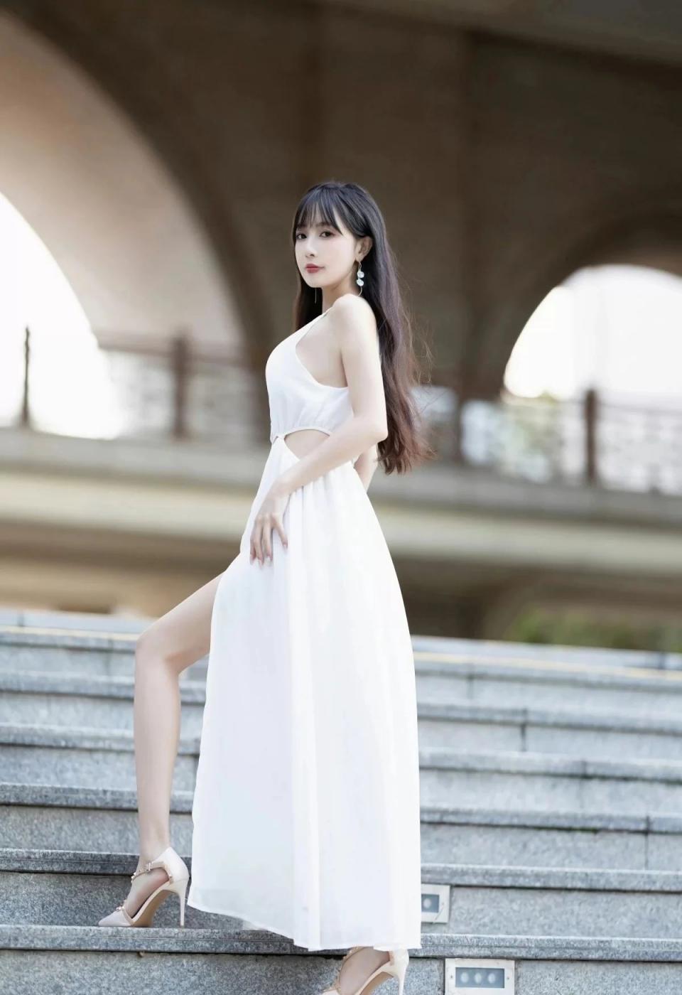 蜂腰翘臀大长腿