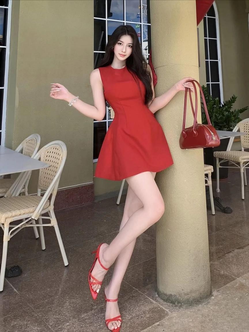 蜂腰翘臀大长腿