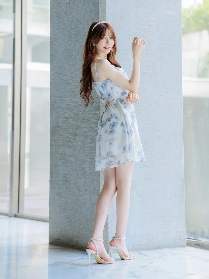 蜂腰翘臀大长腿