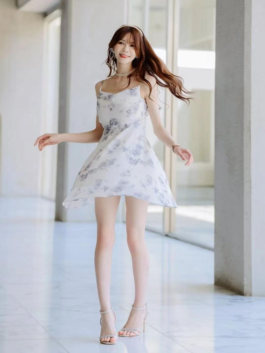 蜂腰翘臀大长腿