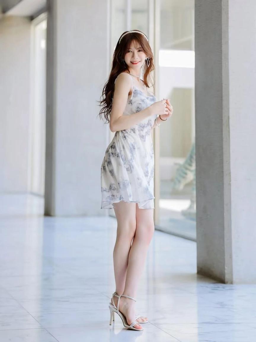 蜂腰翘臀大长腿