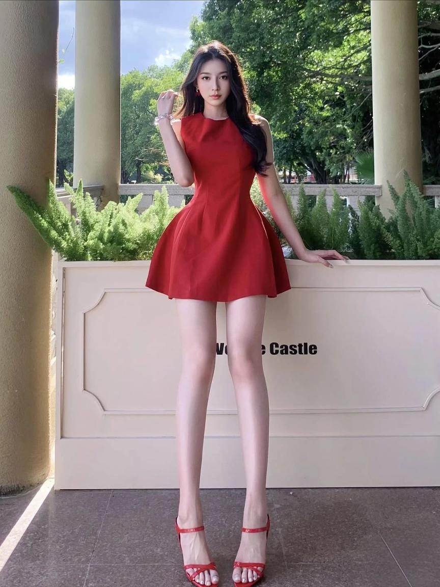 蜂腰翘臀大长腿