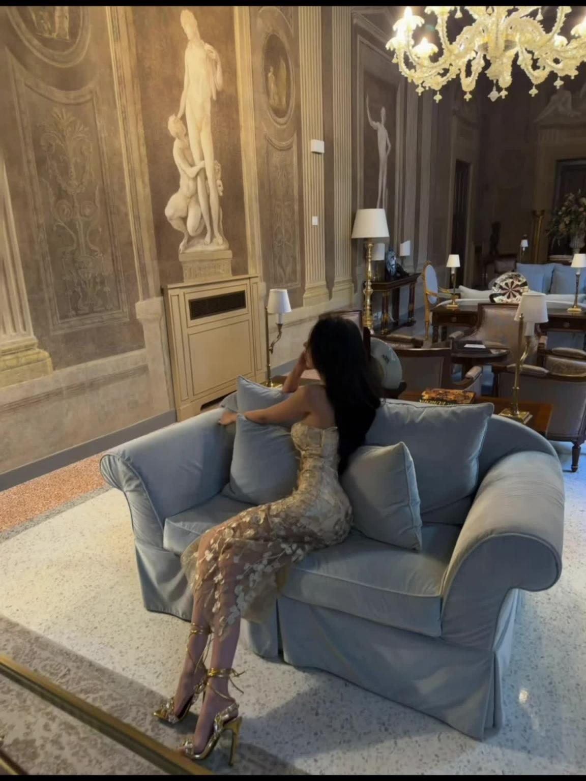 漂亮小姐姐[25P]