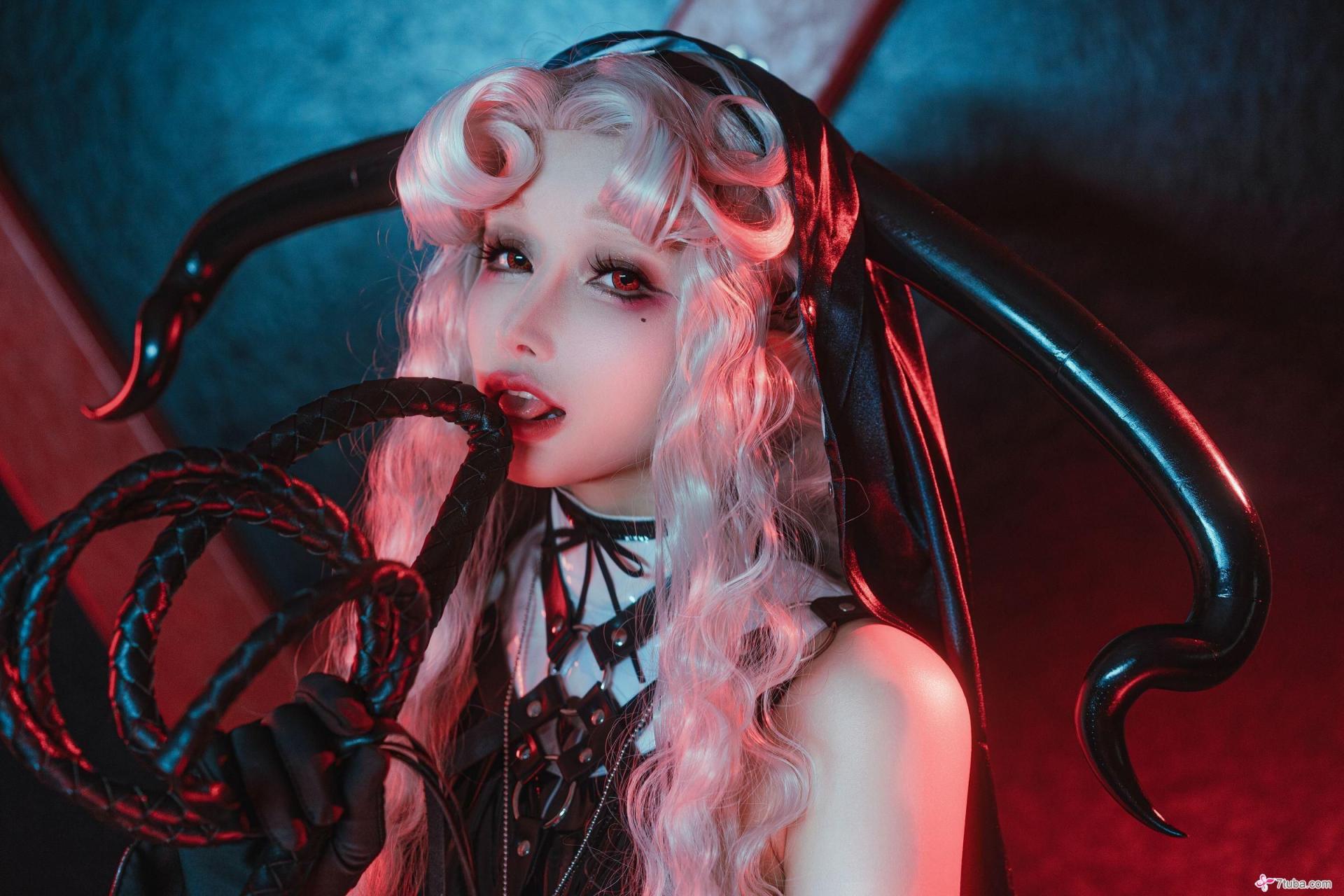 性感美图 修女审判