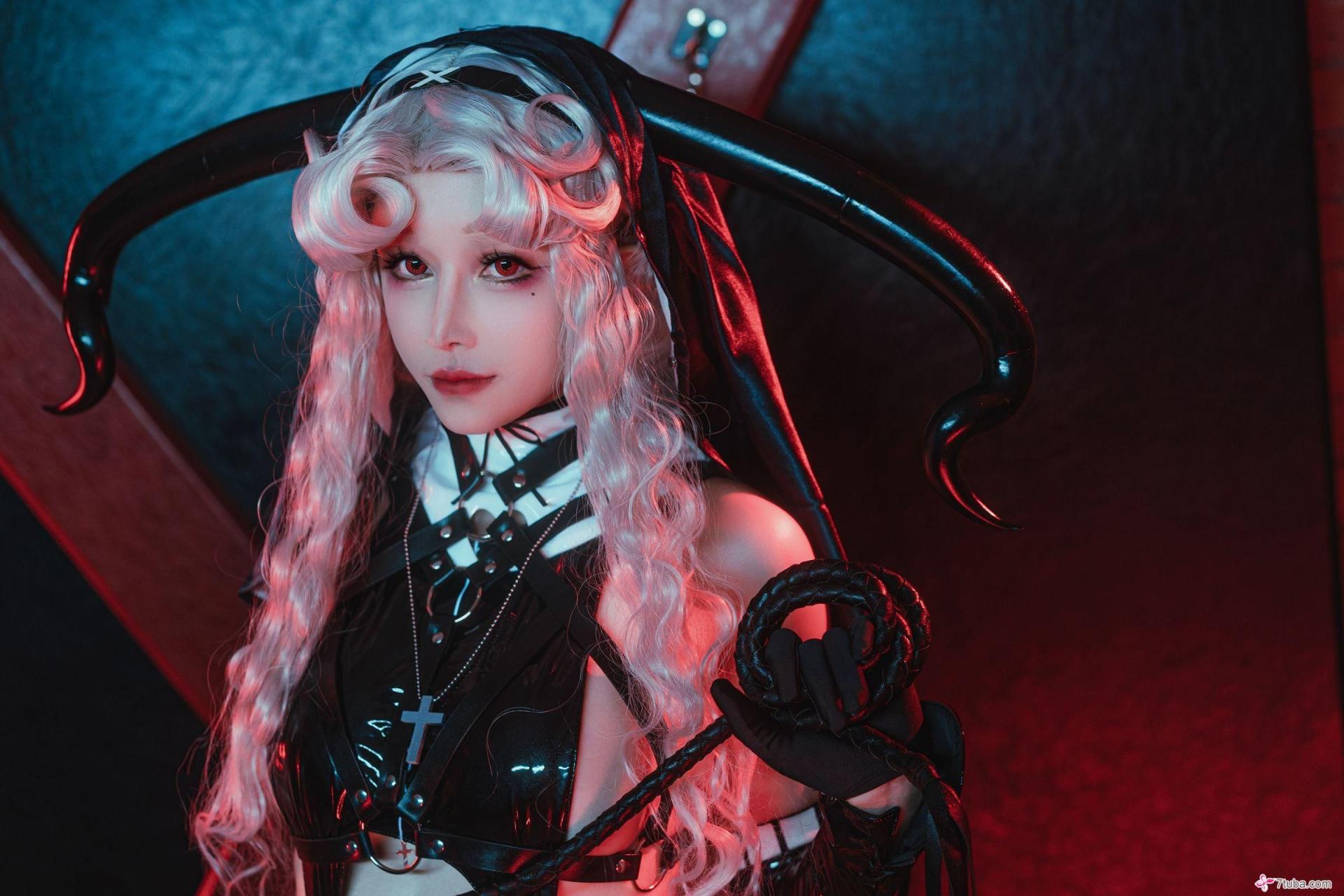 性感美图 修女审判