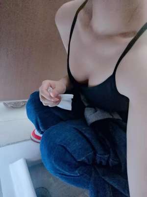 再发几个自拍照片，女人骚起来真没男