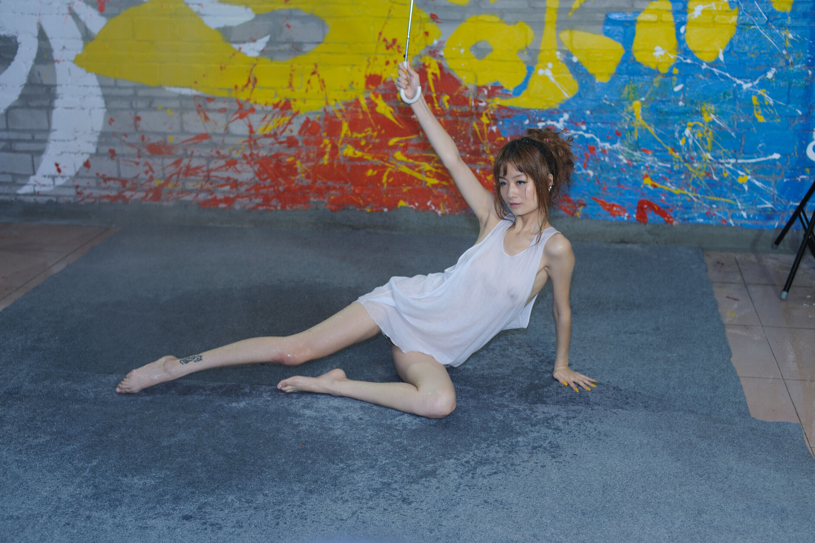 国模 Yumi 人体私拍套图