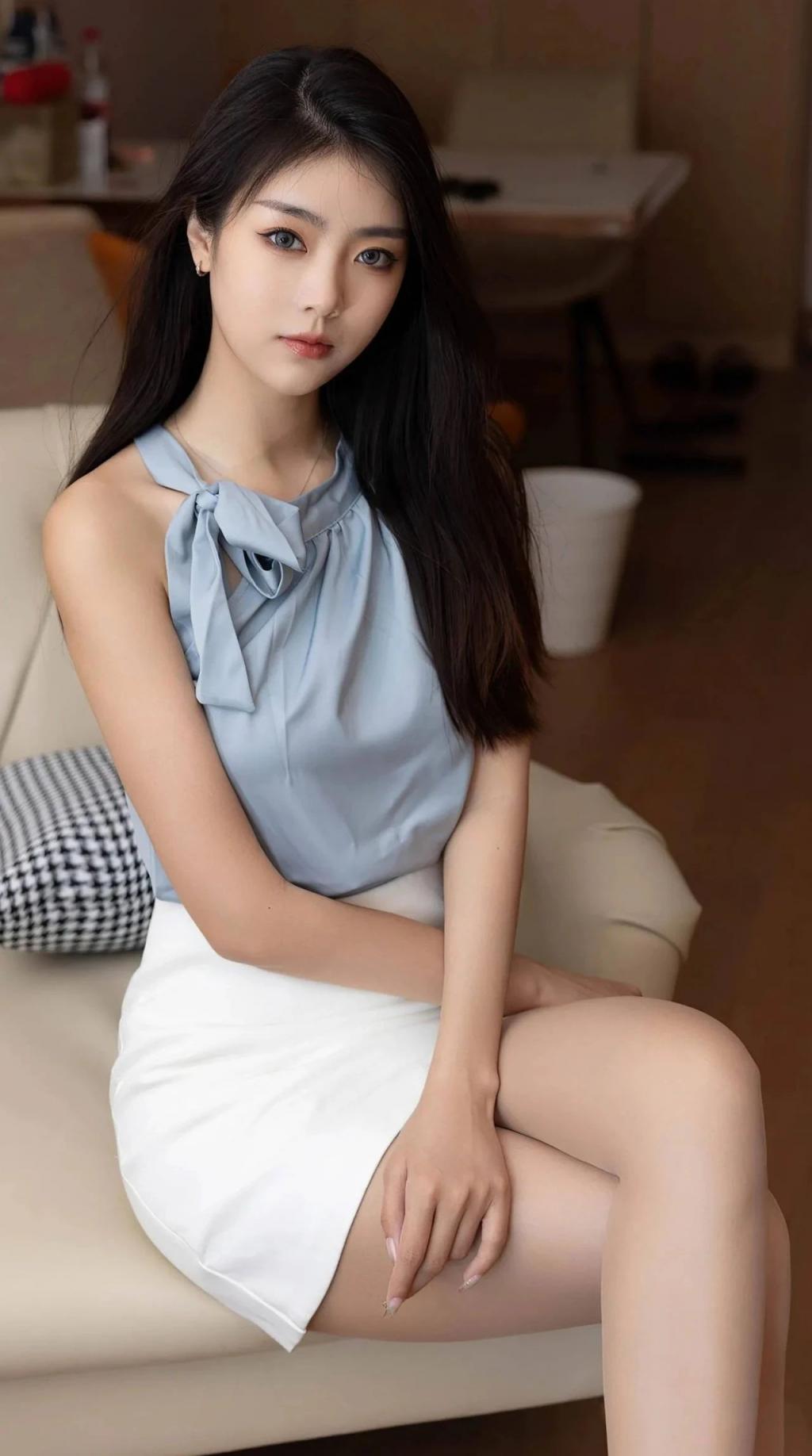 包臀裙，高跟肉丝大长腿