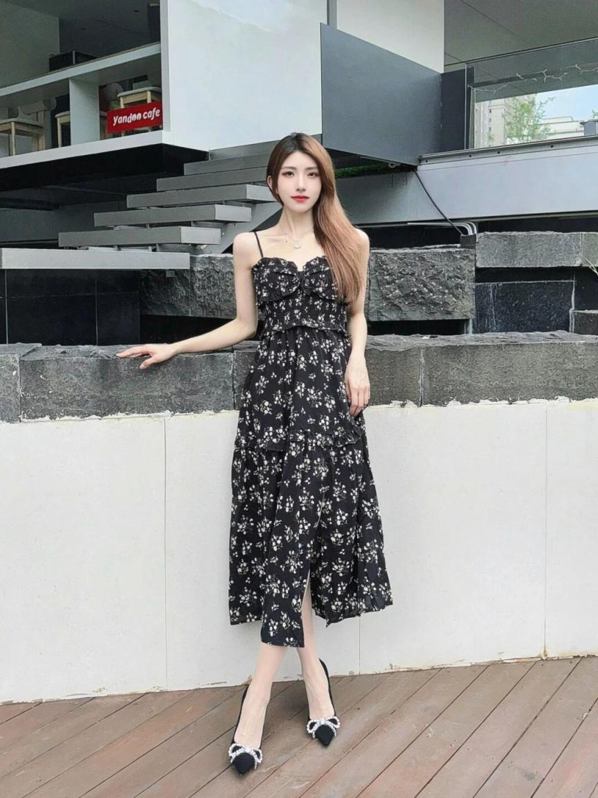 漂亮的大长腿小姐姐