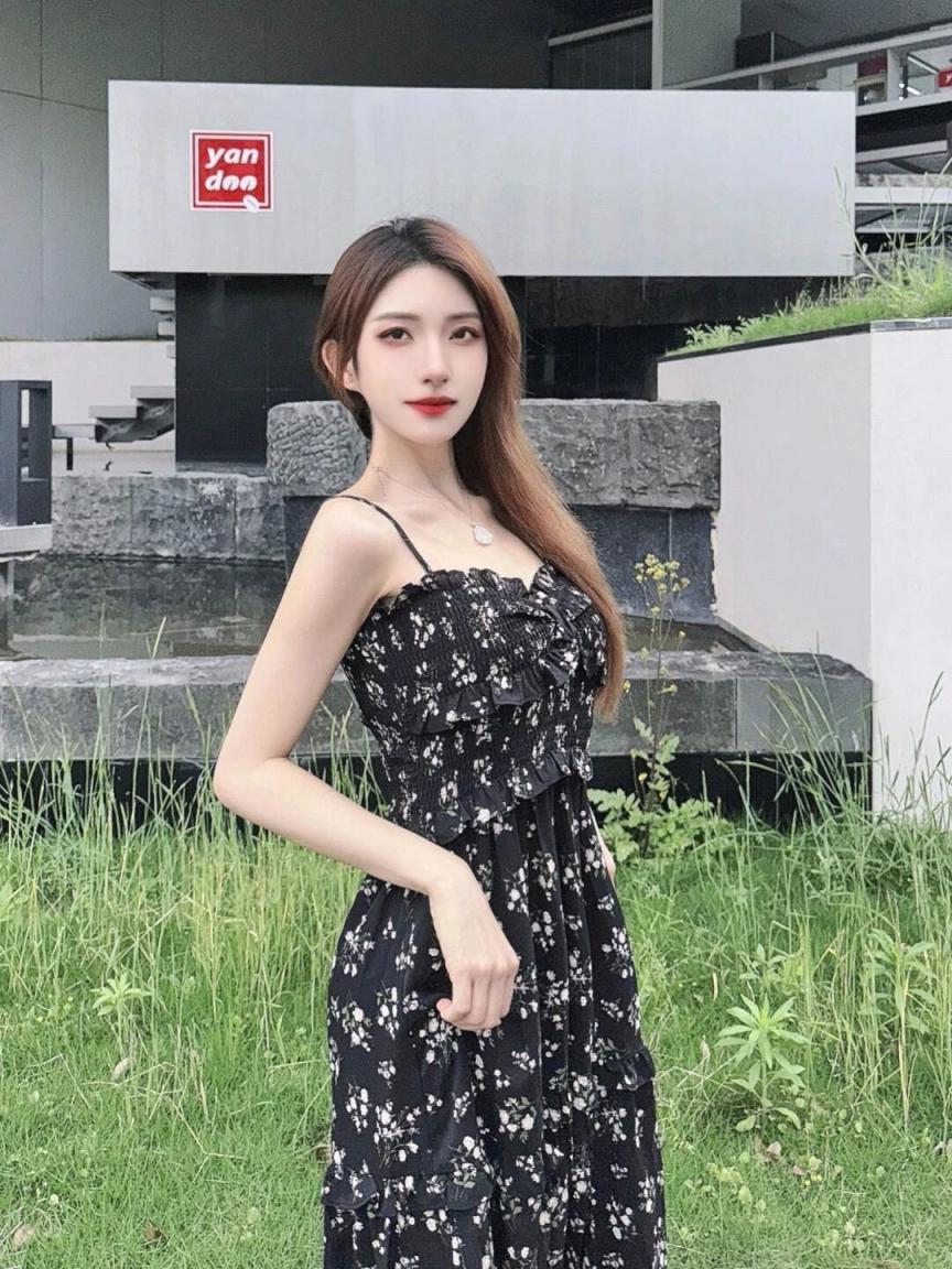 漂亮的大长腿小姐姐