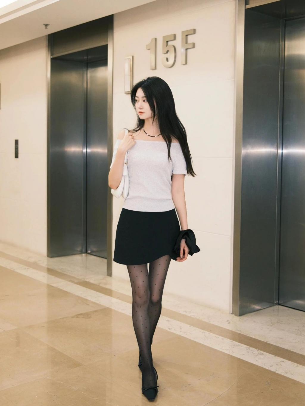 漂亮的大长腿小姐姐