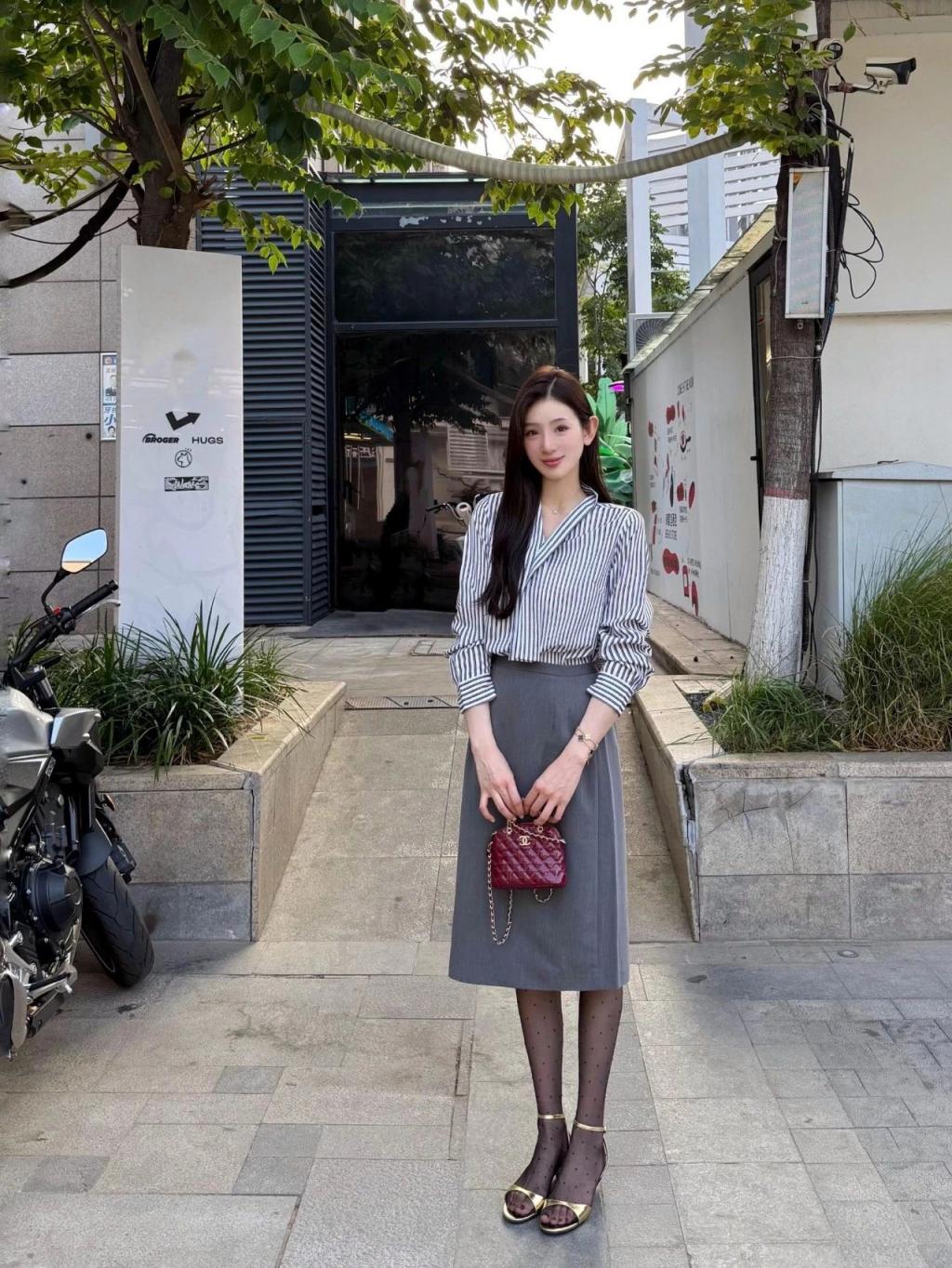 漂亮的大长腿小姐姐