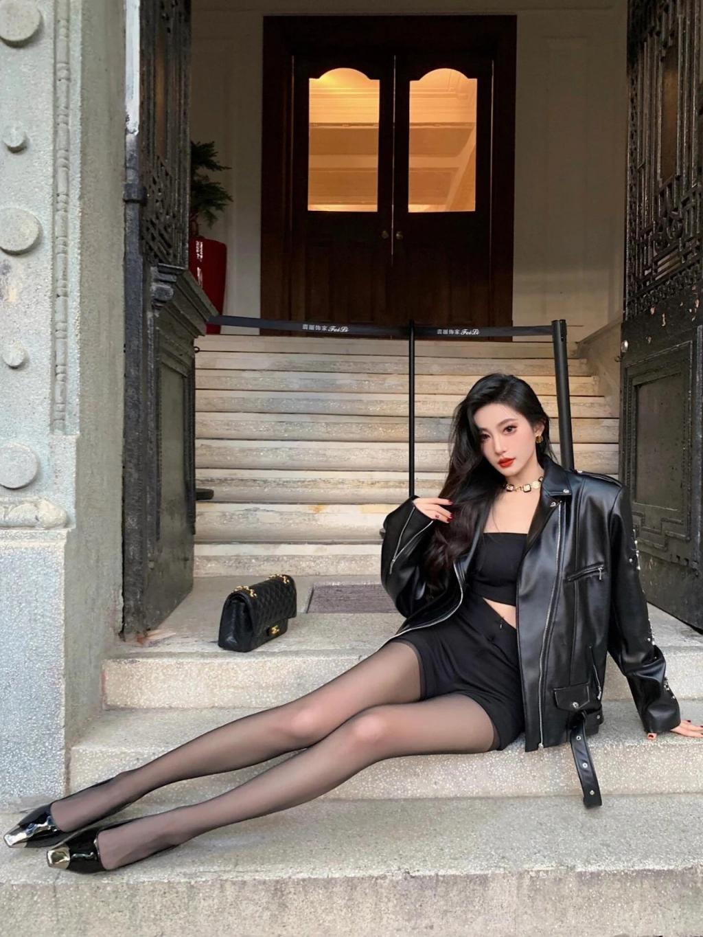 漂亮的大长腿小姐姐