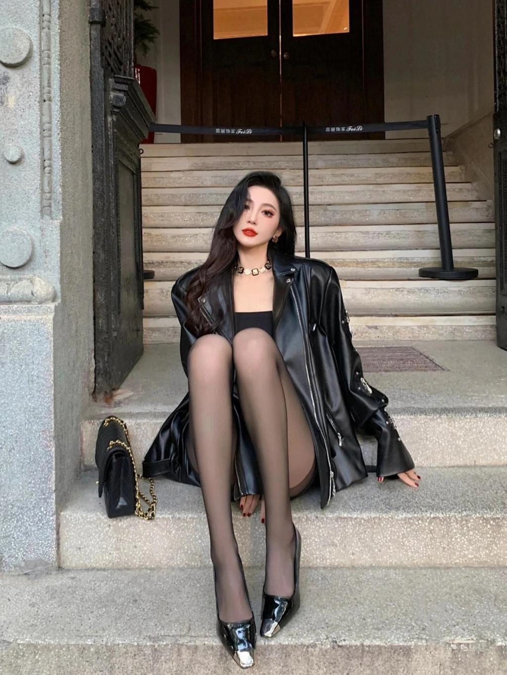 漂亮的大长腿小姐姐