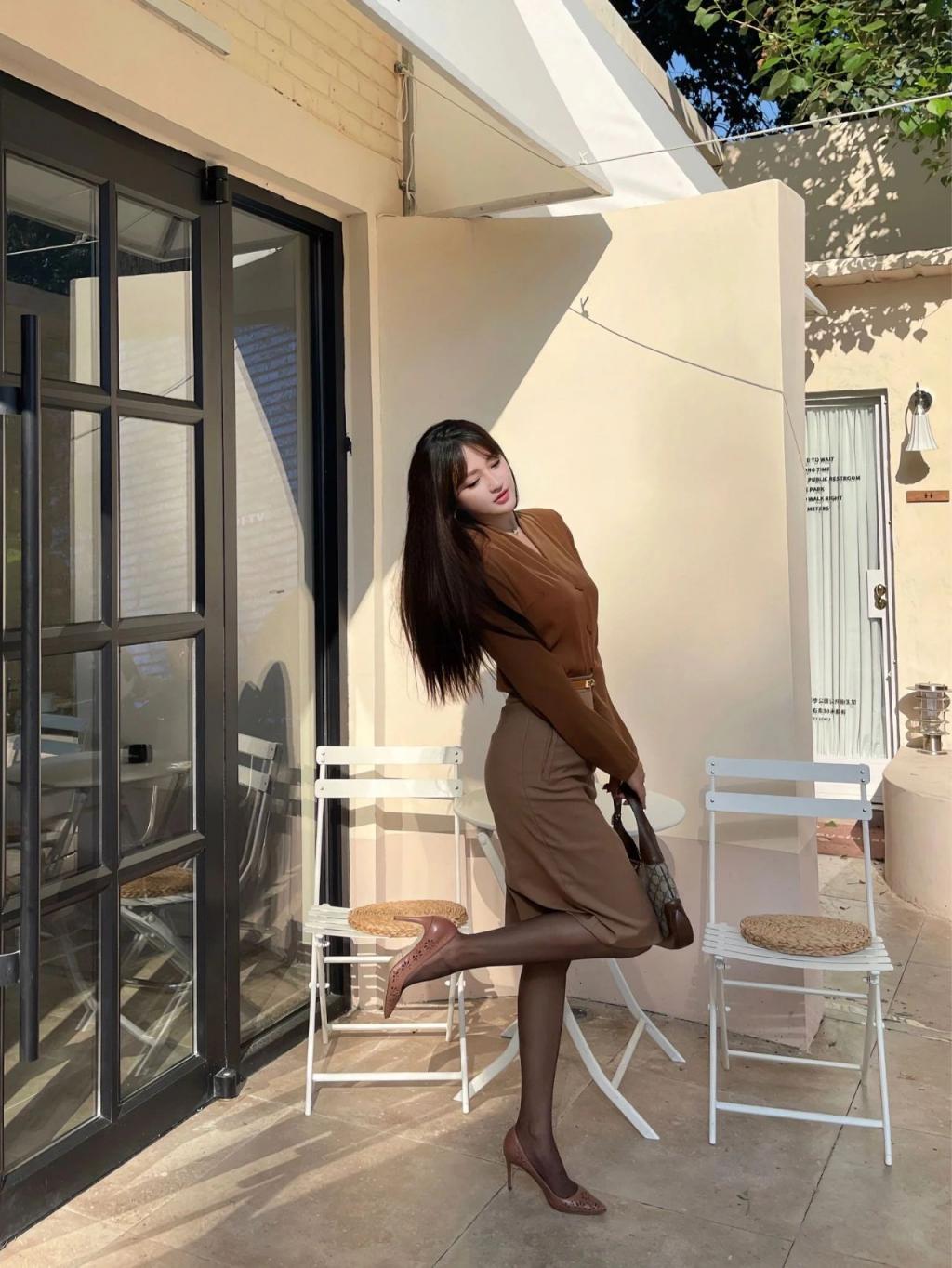 漂亮的小姐姐[56P]