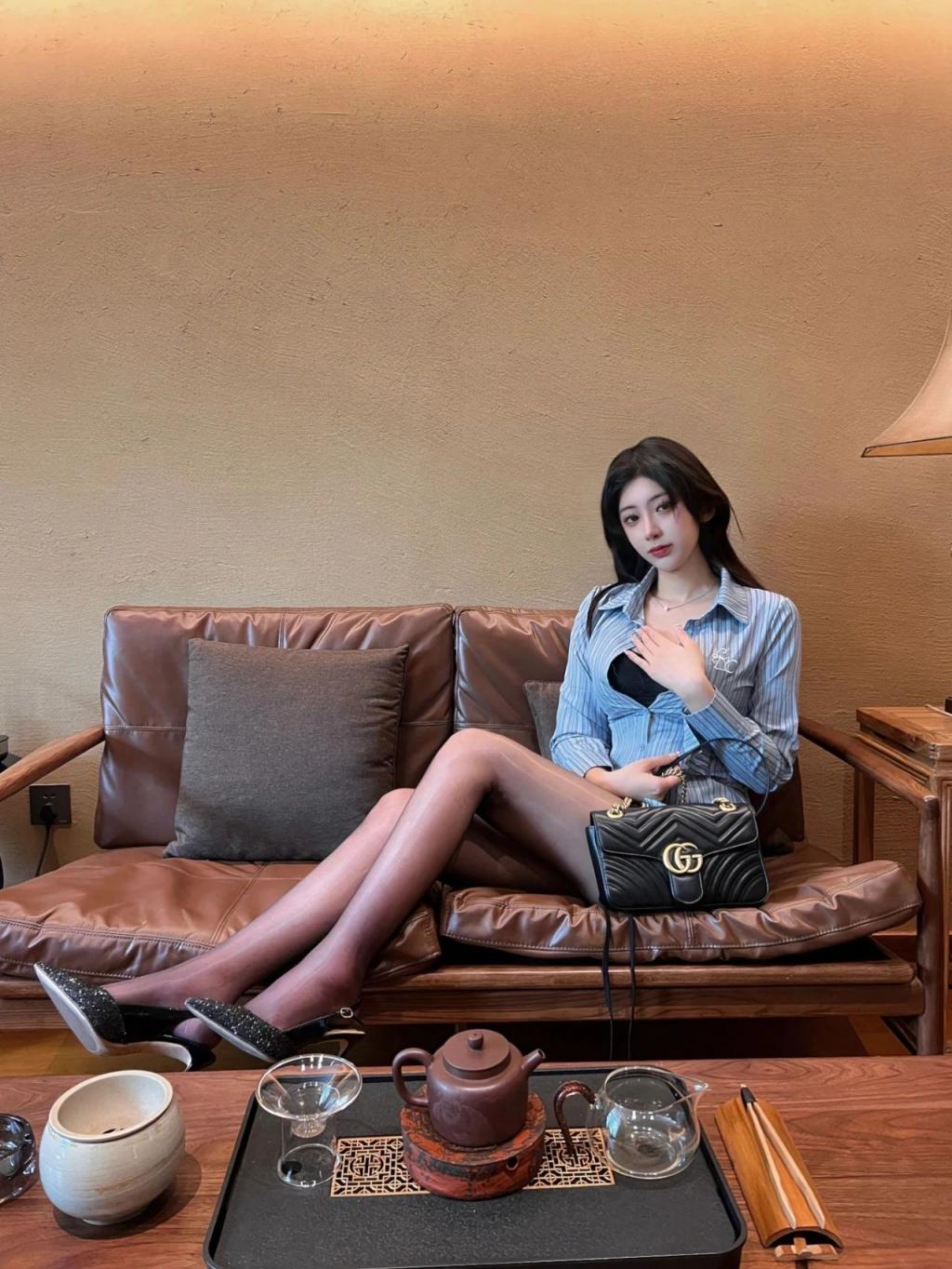 漂亮的小姐姐[56P]