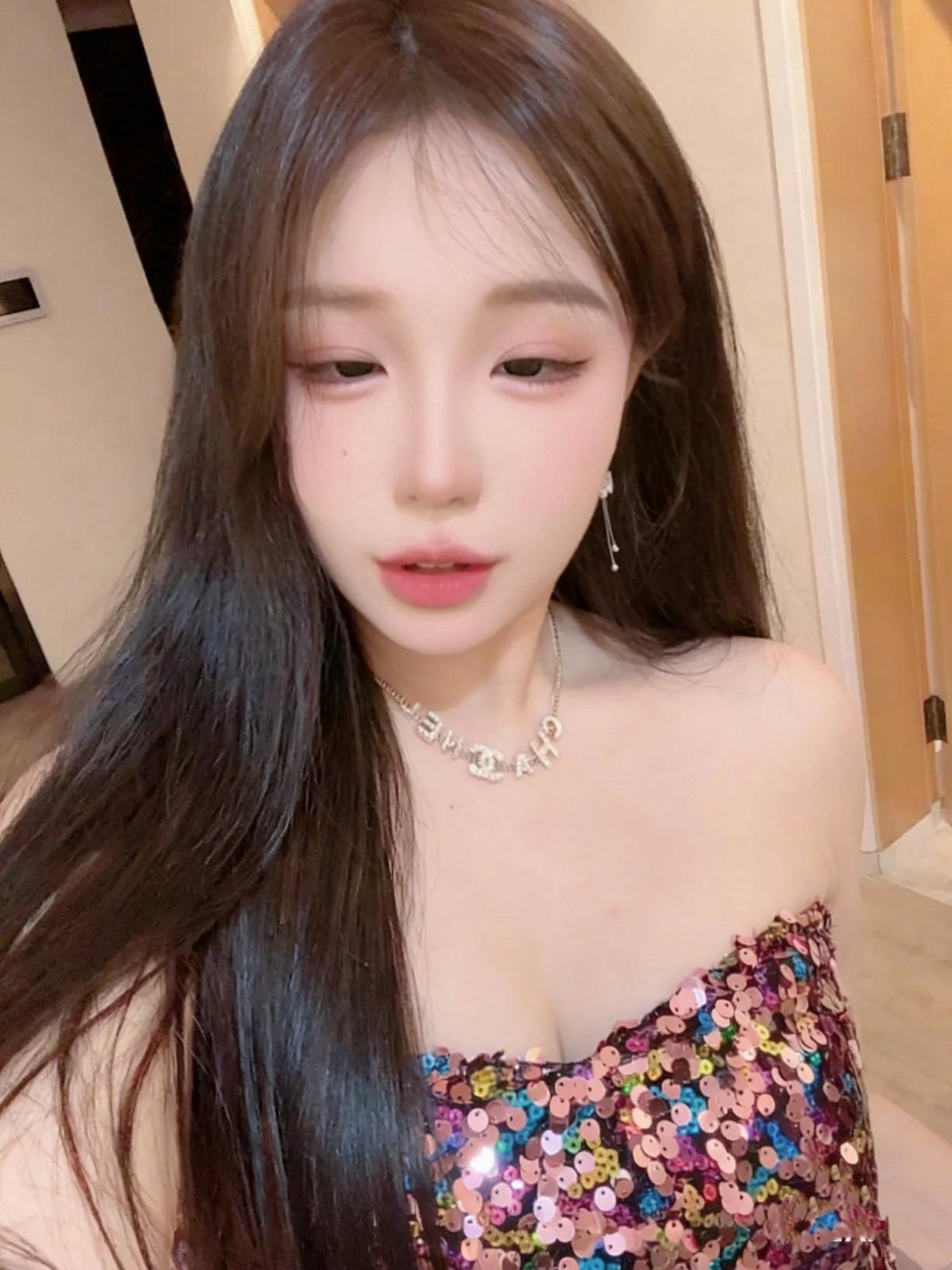 少妇美丽诱惑肉体合集写真