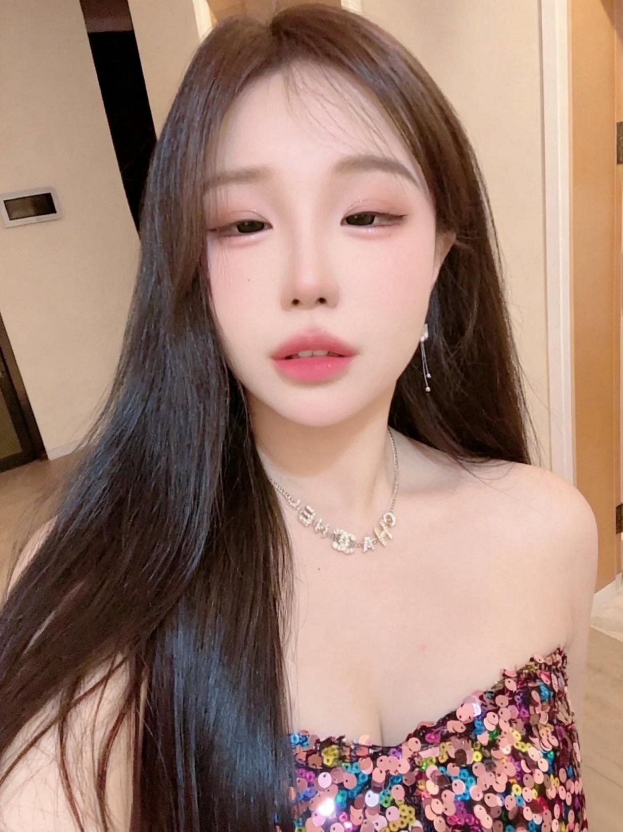 少妇美丽诱惑肉体合集写真