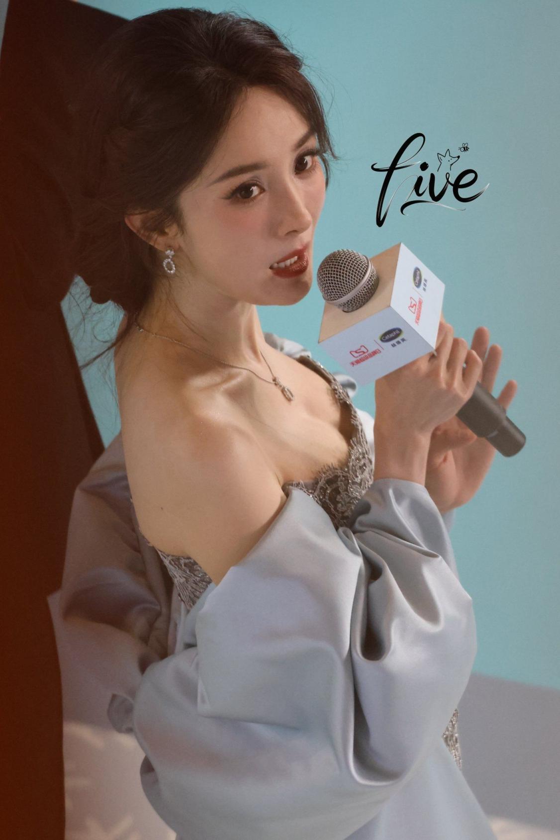 少妇美丽诱惑肉体合集写真