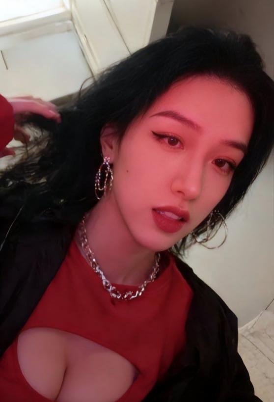 少妇美丽诱惑肉体合集写真