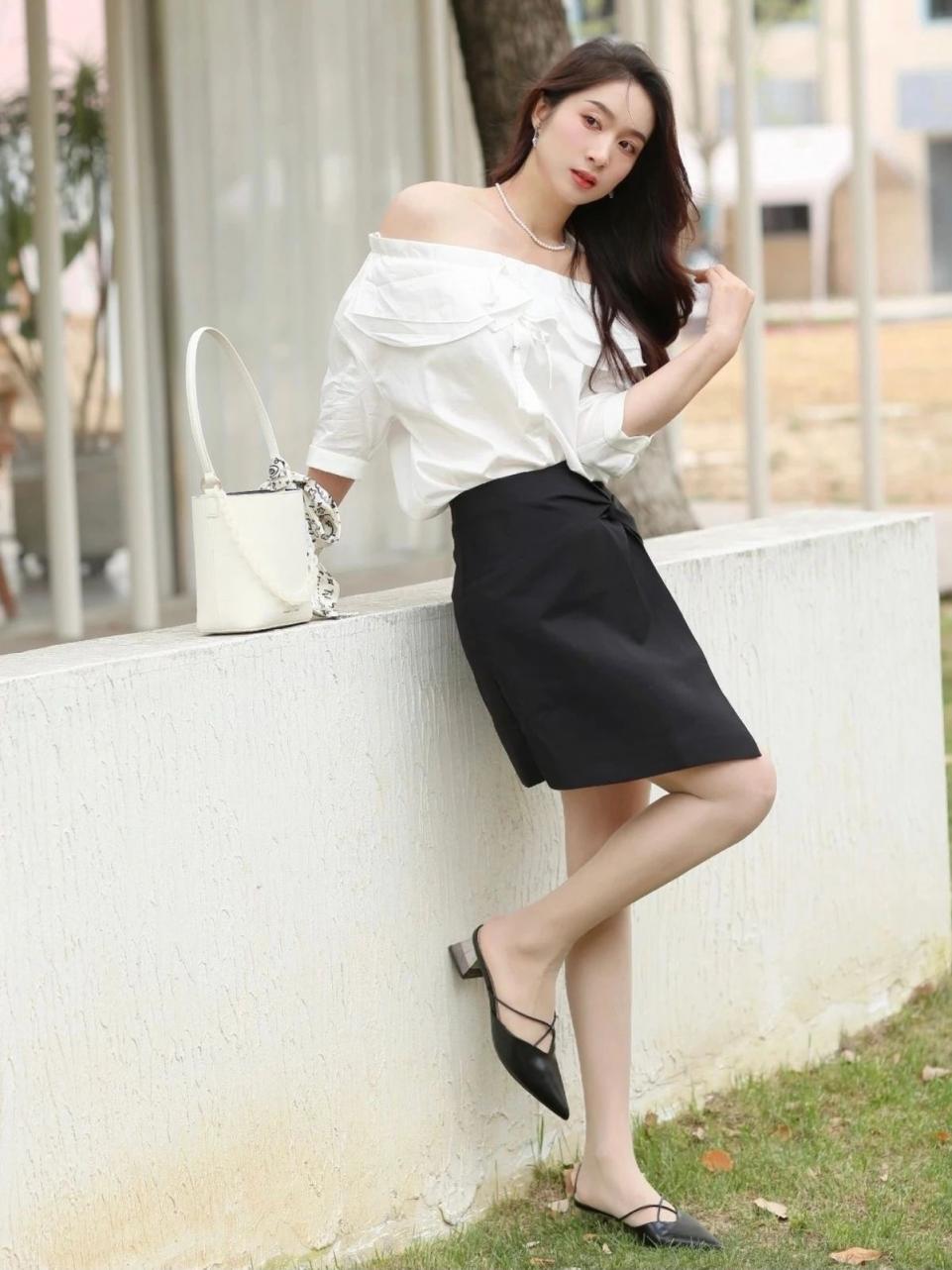 曲线婀娜，满屏肉丝大长腿