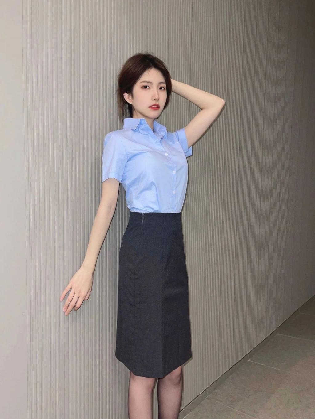 曲线婀娜，满屏肉丝大长腿