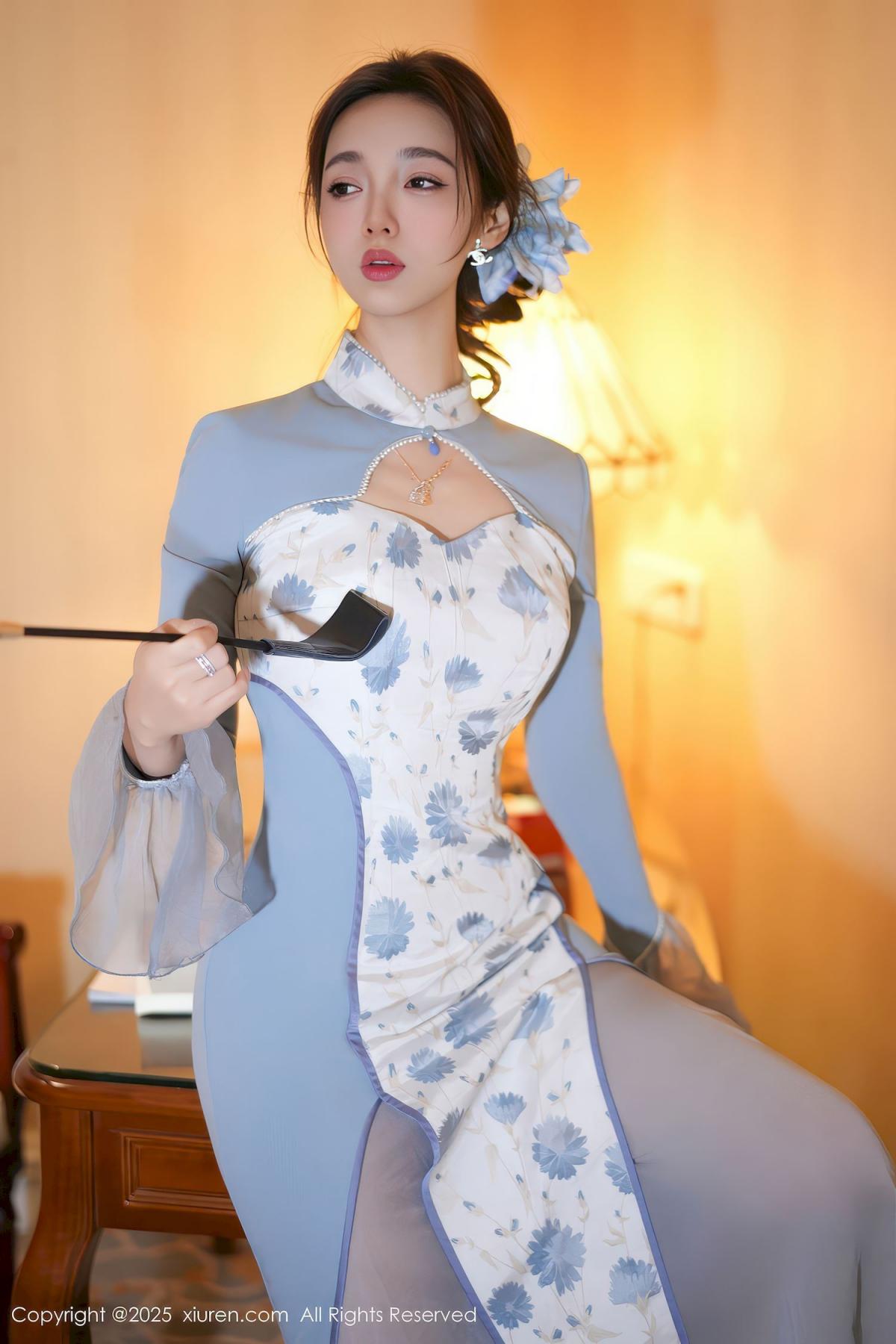 模特Twins-桃桃蓝色连衣裙白丝主题写真