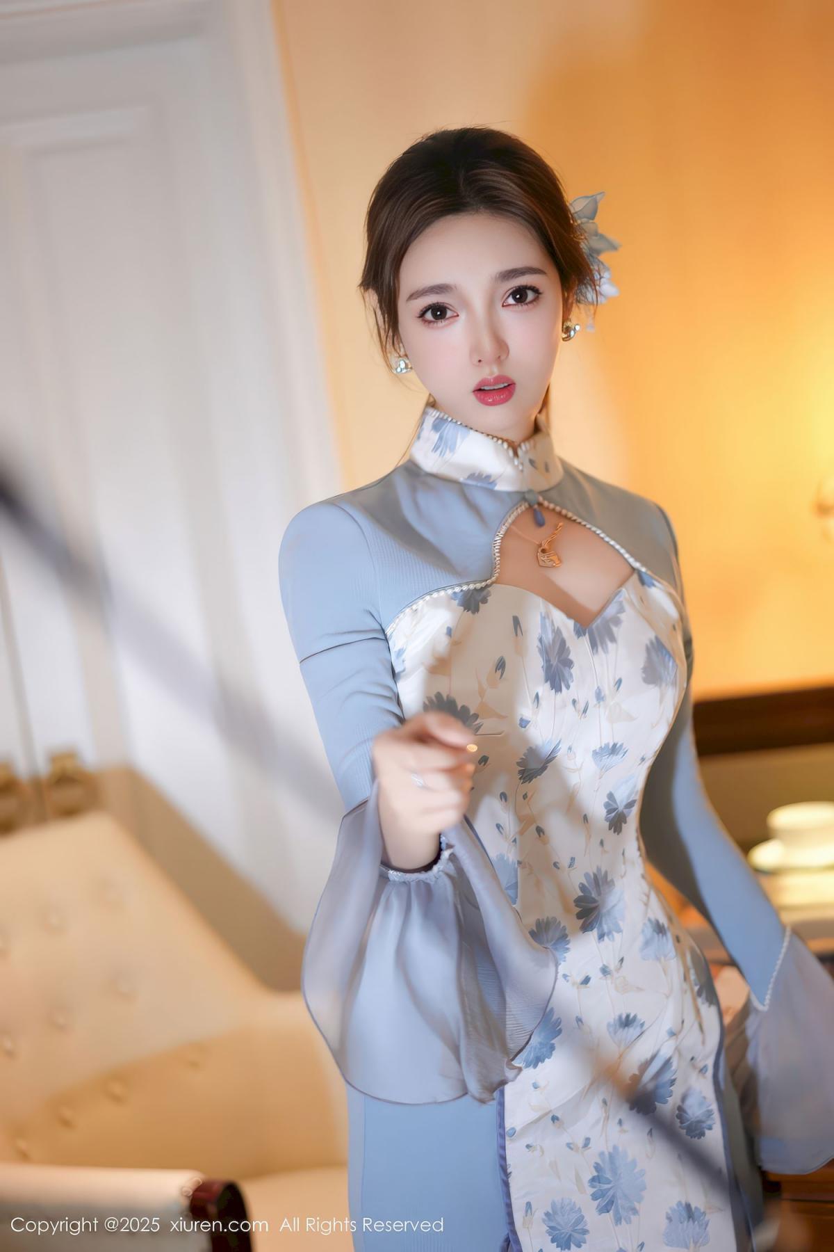 模特Twins-桃桃蓝色连衣裙白丝主题写真