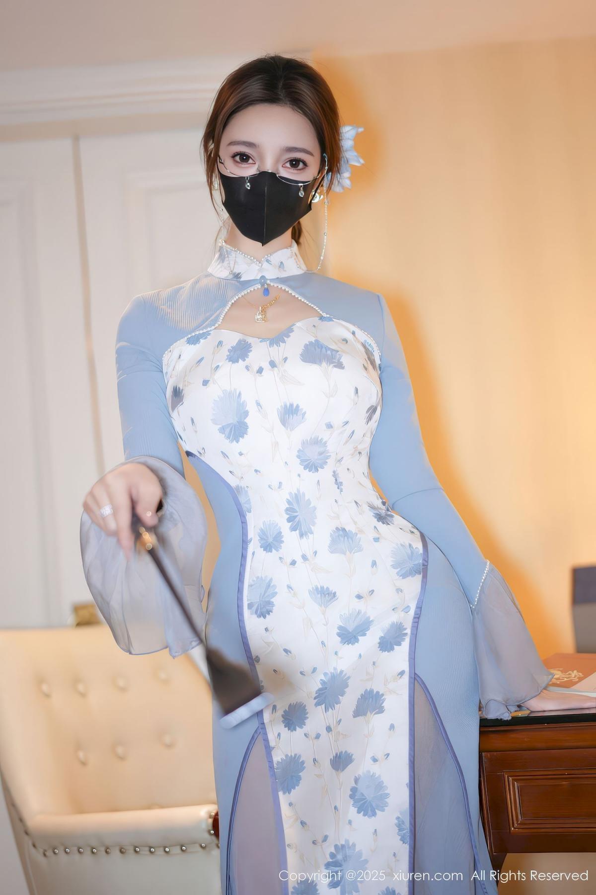 模特Twins-桃桃蓝色连衣裙白丝主题写真