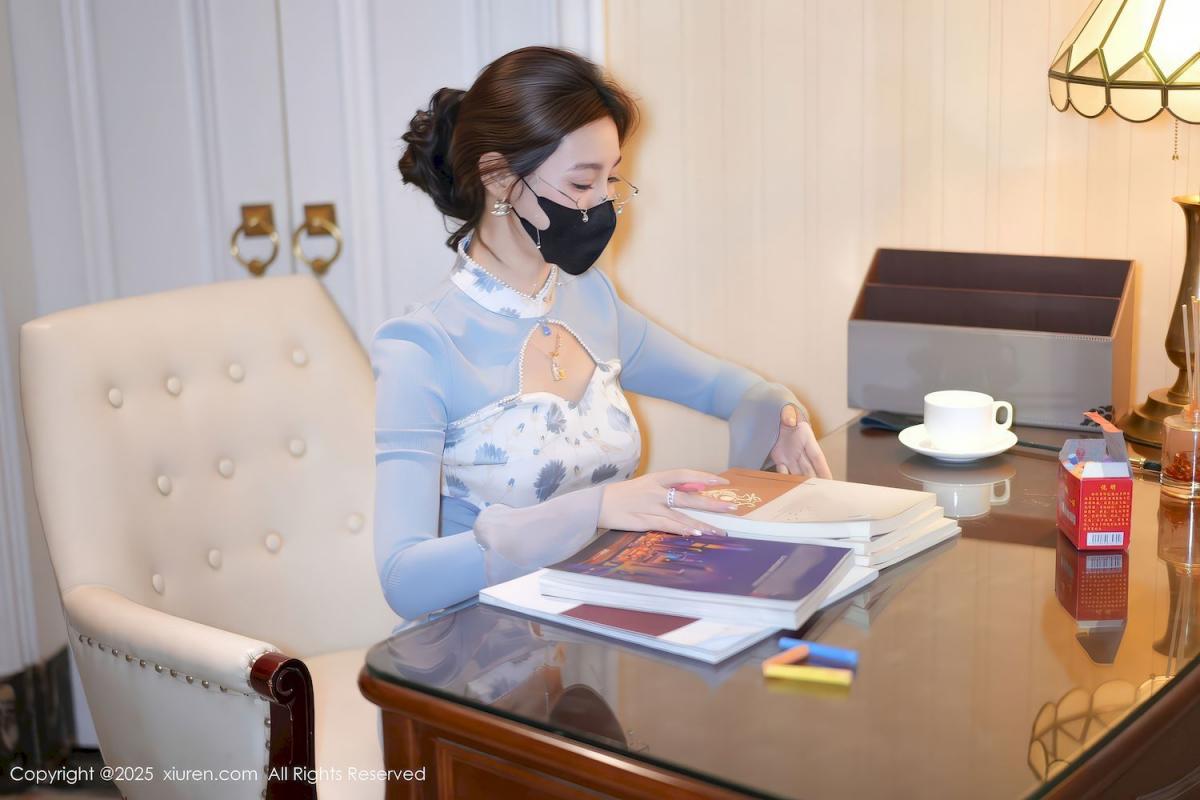 模特Twins-桃桃蓝色连衣裙白丝主题写真