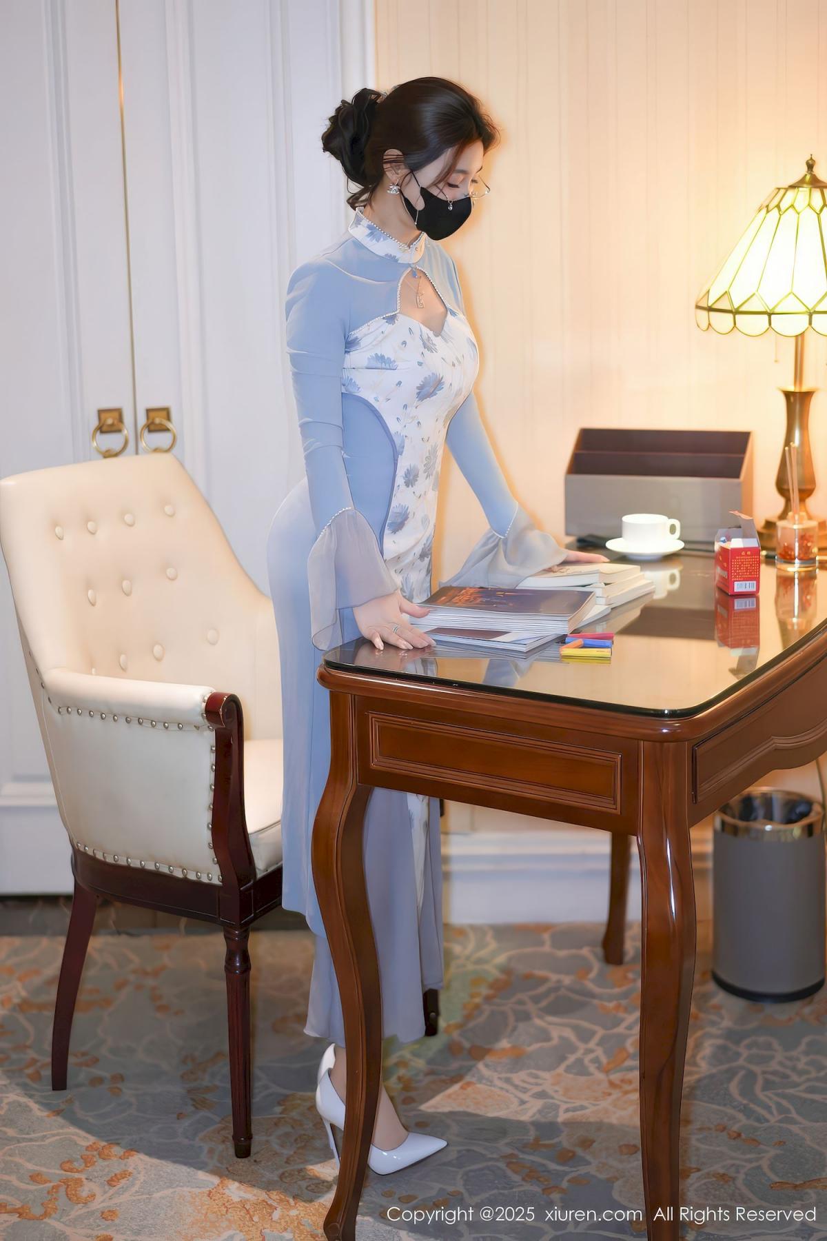 模特Twins-桃桃蓝色连衣裙白丝主题写真