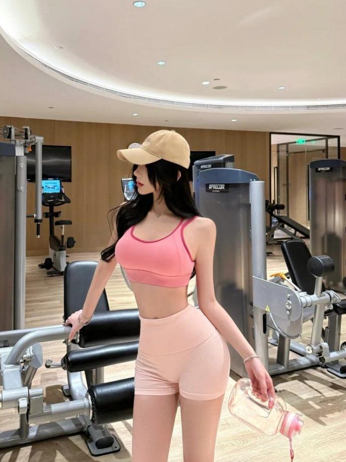 诱惑美丽的小姐姐