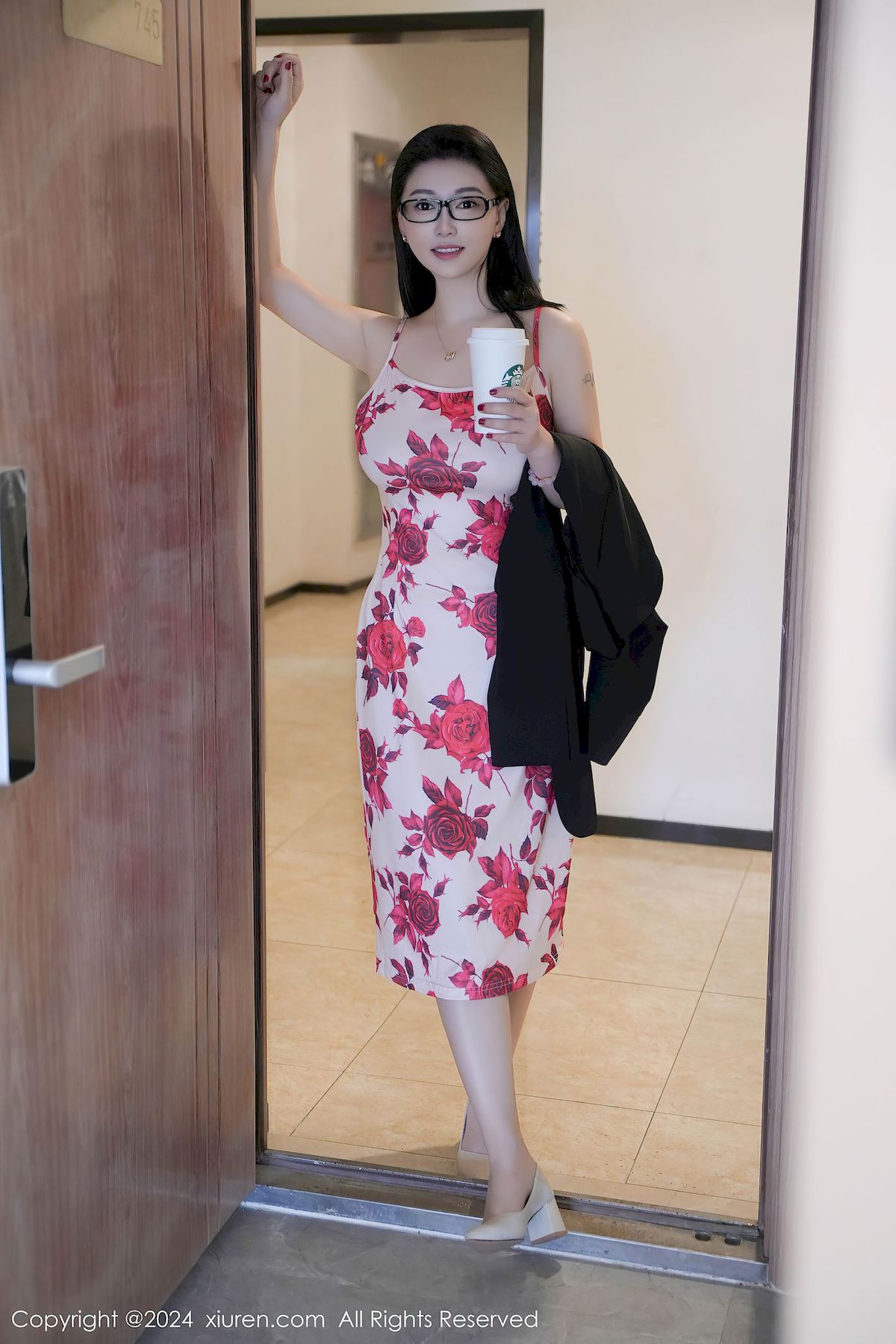 模特雅茹老师碎花长裙