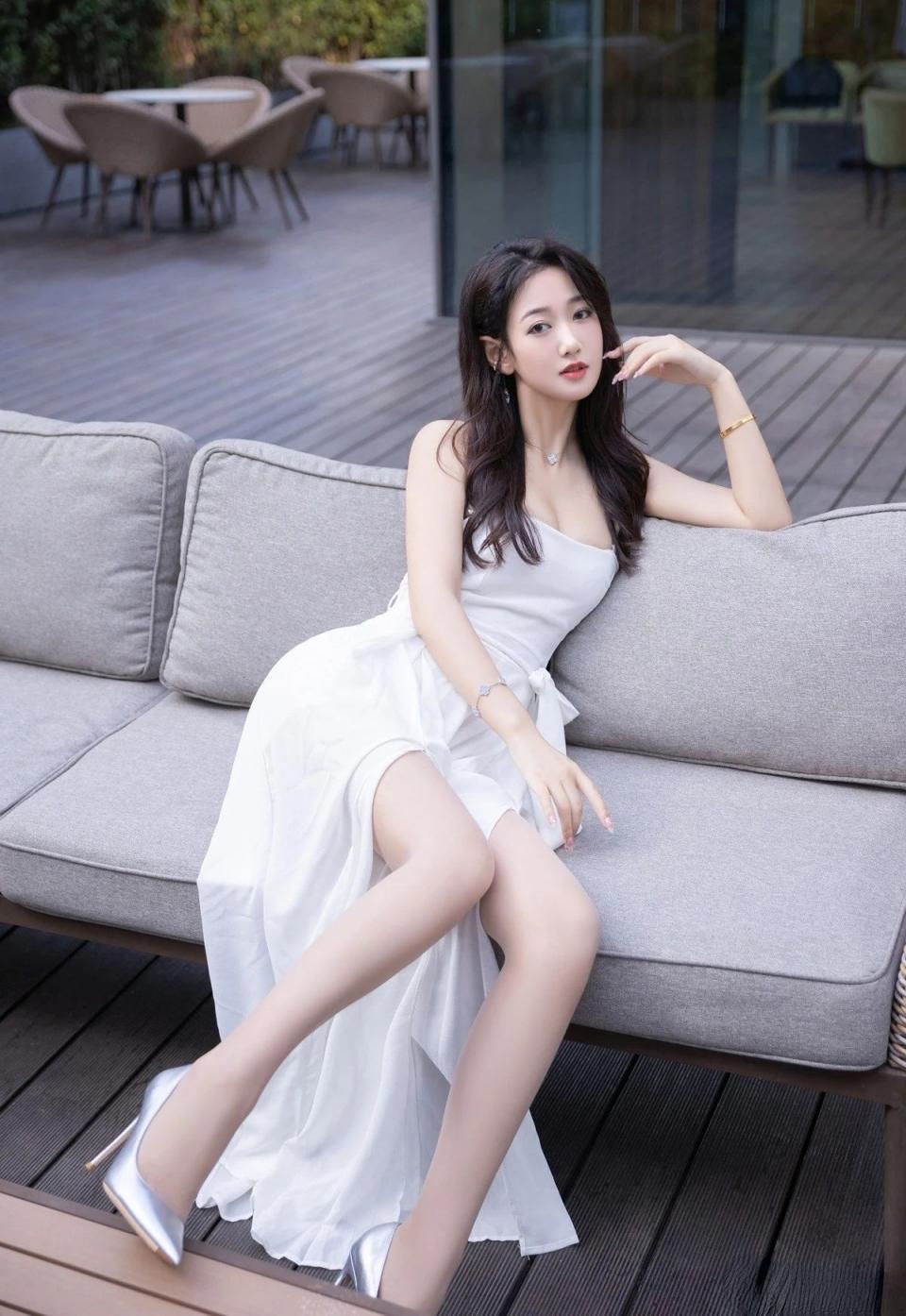 肤白貌美大长腿漂亮