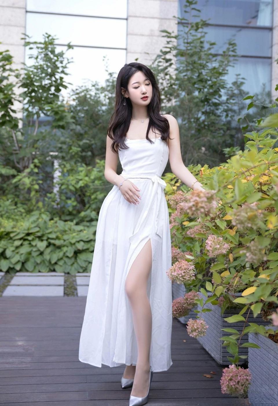 肤白貌美大长腿漂亮