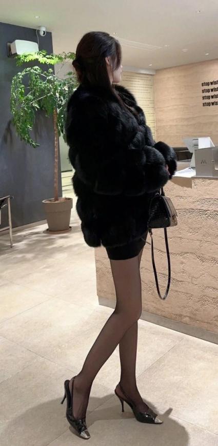 肤白貌美大长腿漂亮