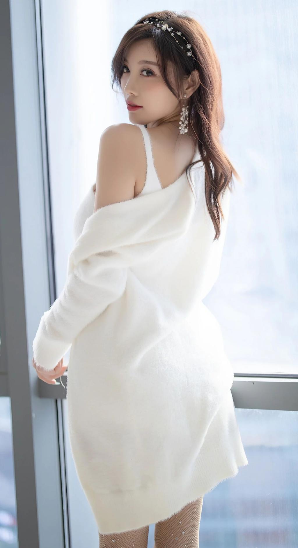 曼妙身材前凸后翘，太棒了