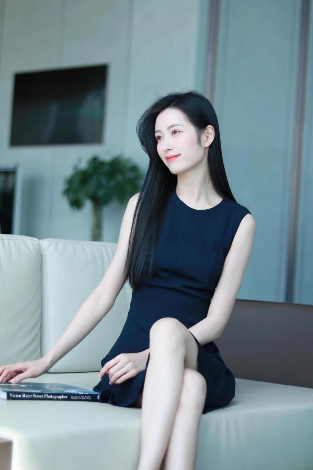 曼妙身材前凸后翘，太棒了