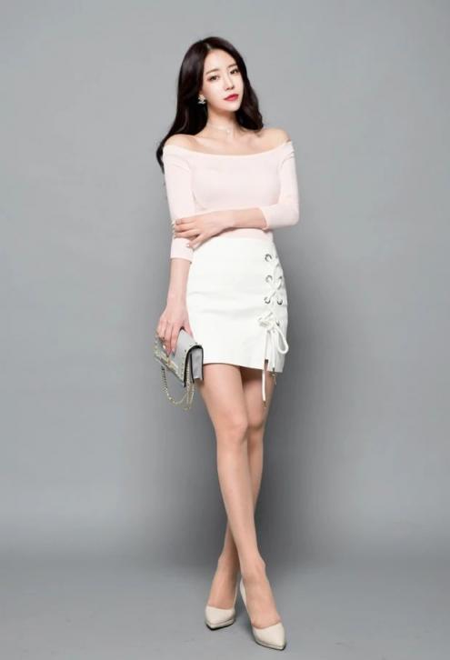 曼妙身材前凸后翘，太棒了