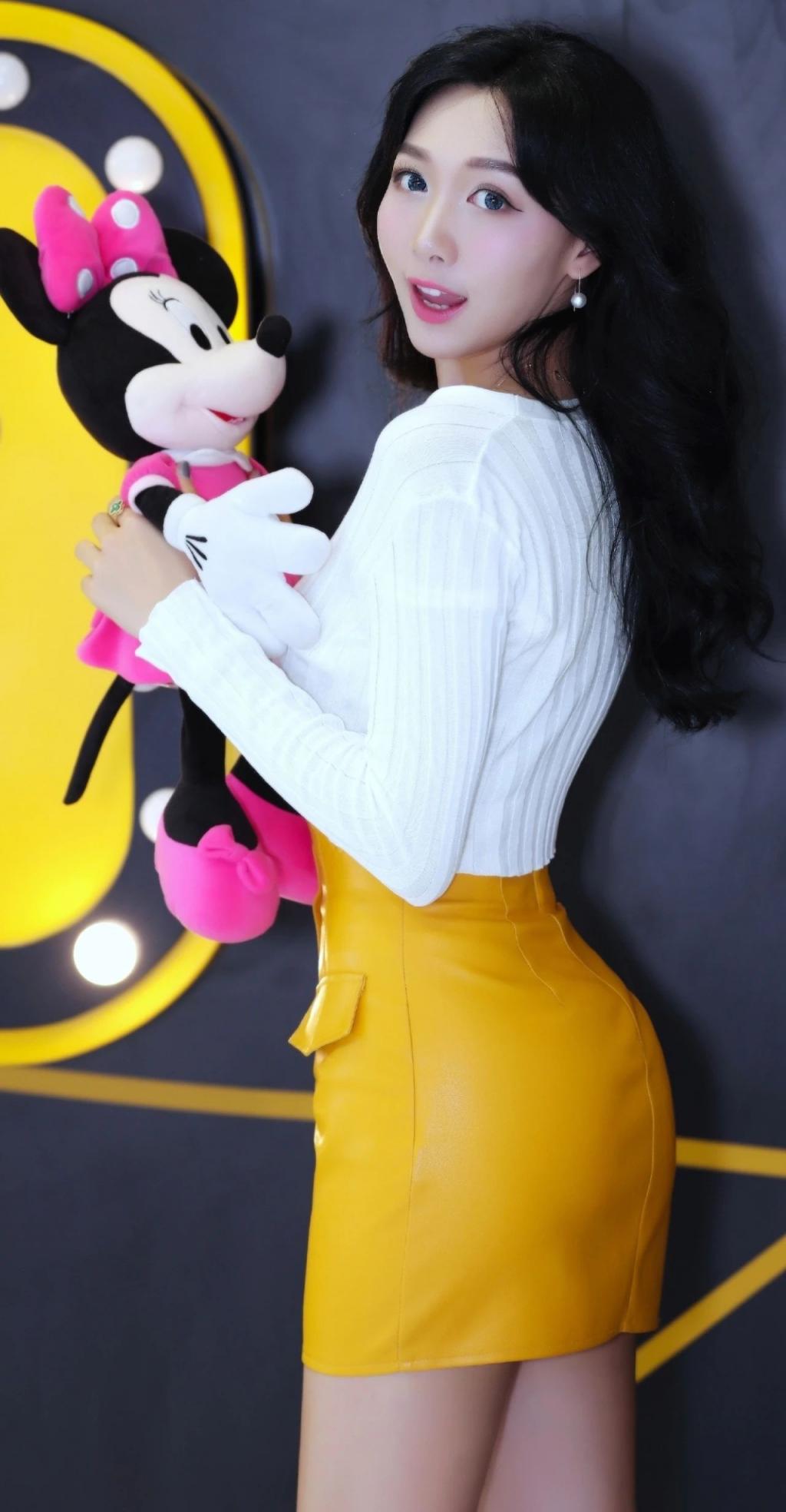 抹胸衫包臀裙太漂亮了