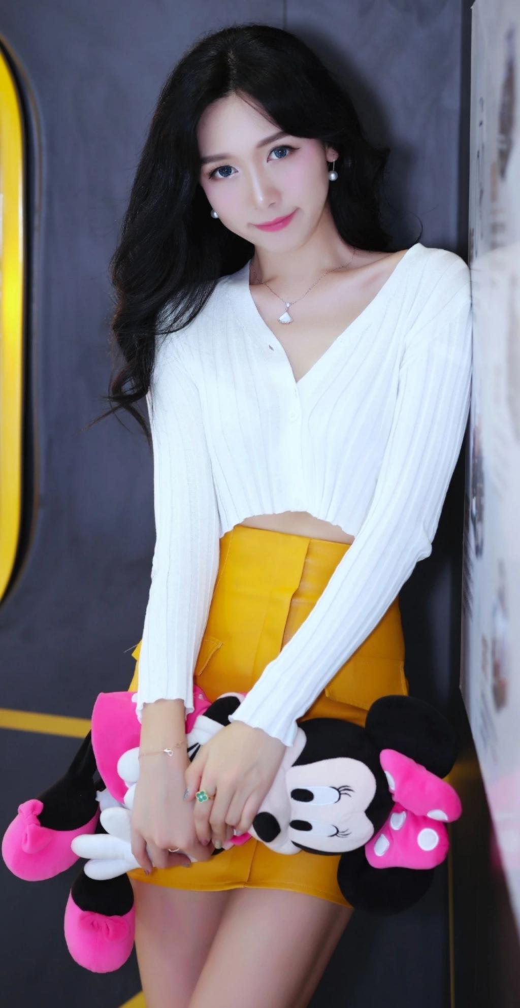 抹胸衫包臀裙太漂亮了