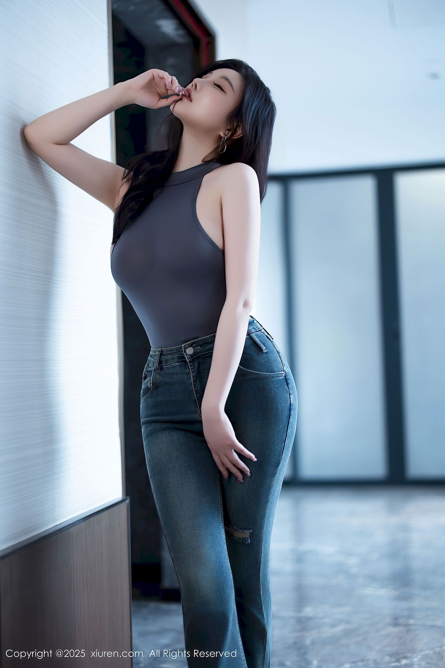 女神杨晨晨Yome灰色服饰迷人身材诱惑迷人