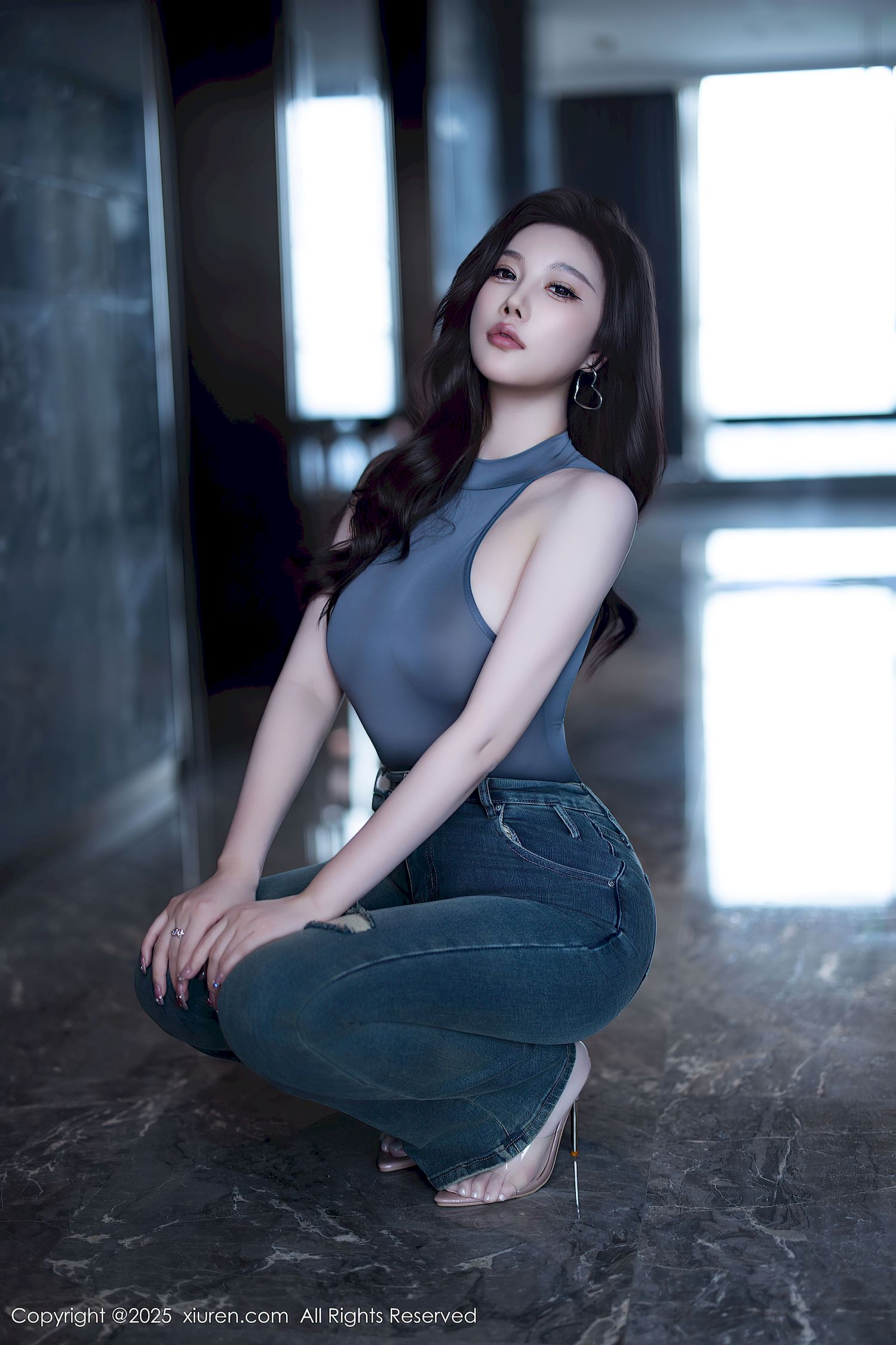 女神杨晨晨Yome灰色服饰迷人身材诱惑迷人