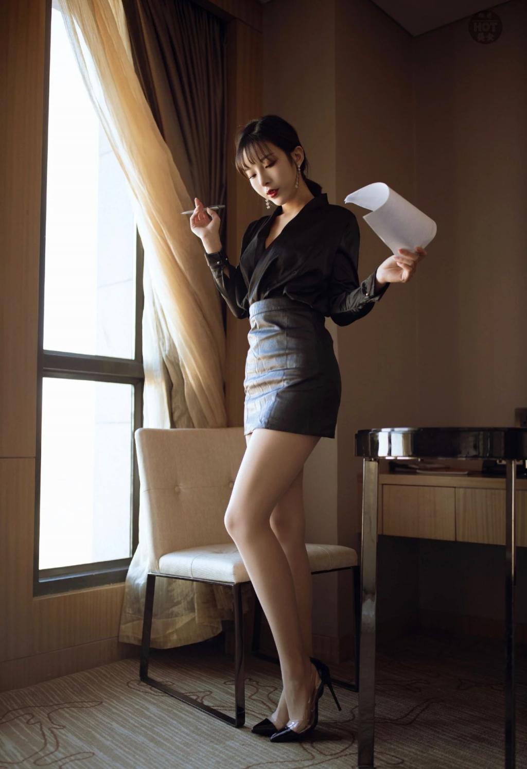 纤腰大长腿，太美了吧