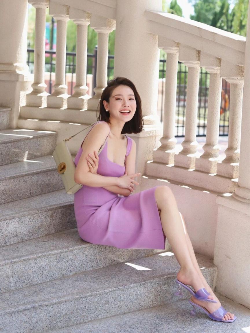 纤腰美腿，太有气质了