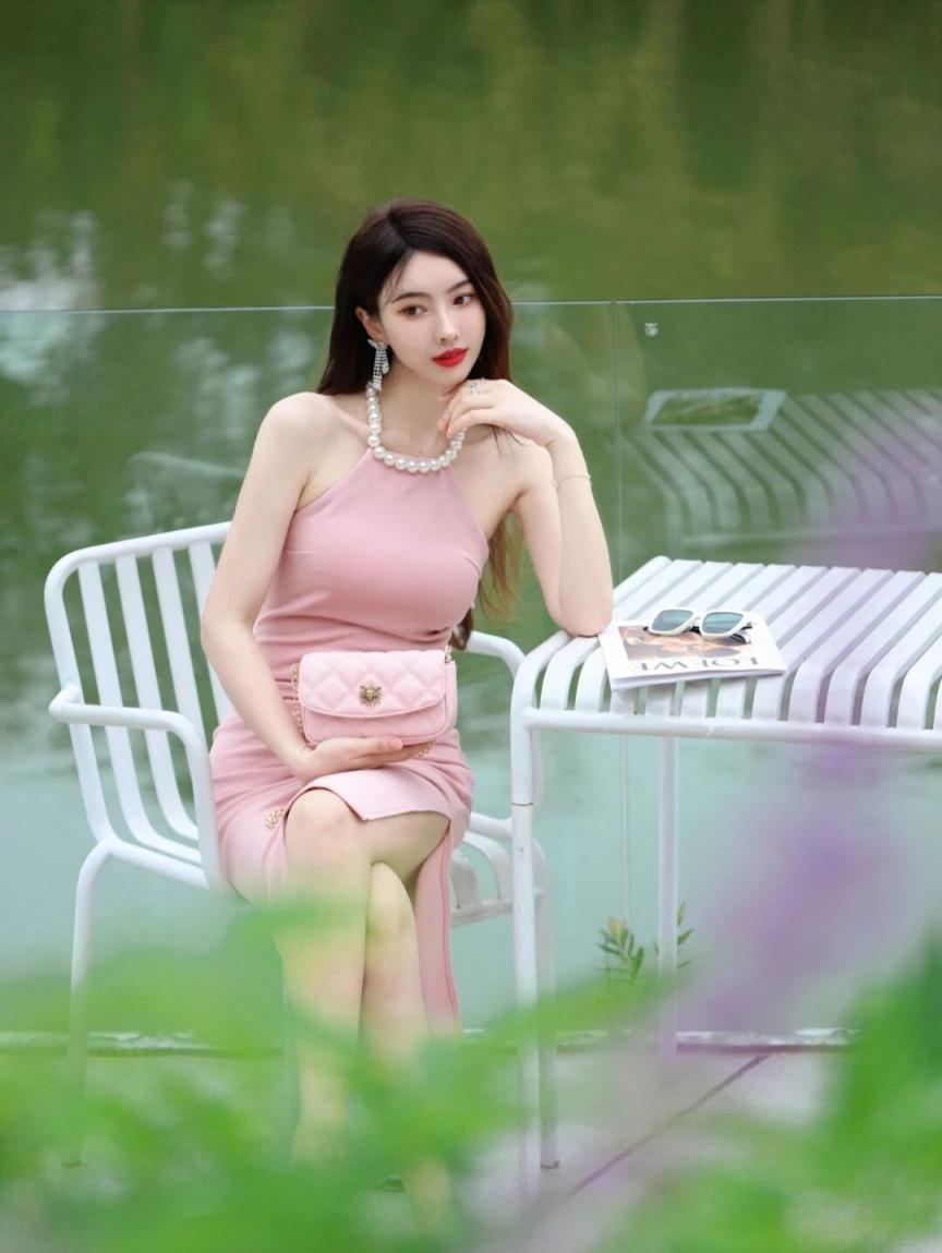 纤腰美腿，太有气质了