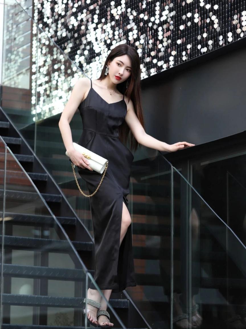 纤腰美腿，太有气质了