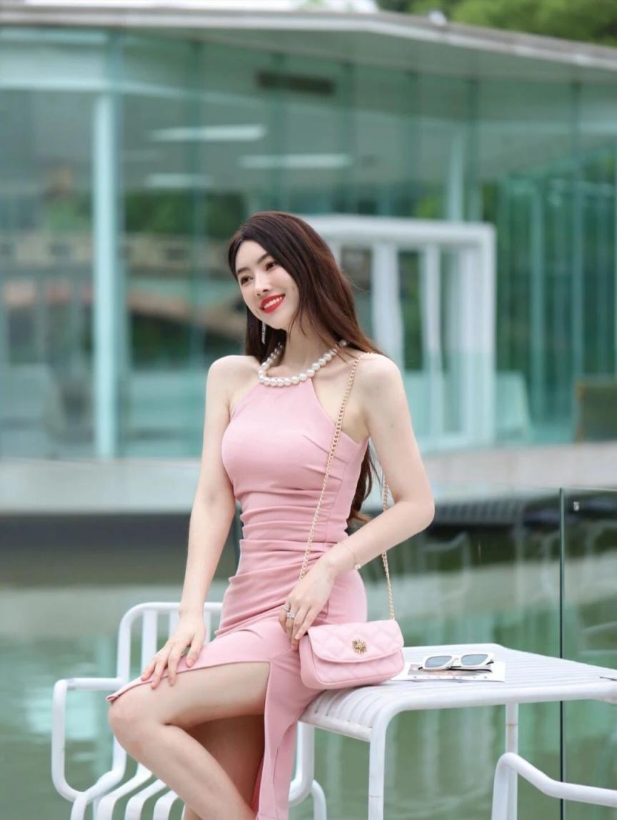 纤腰美腿，太有气质了